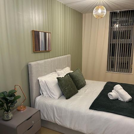 Central Birmingham City Apartment -Smart Tv - Free Parking Onsite Dış mekan fotoğraf