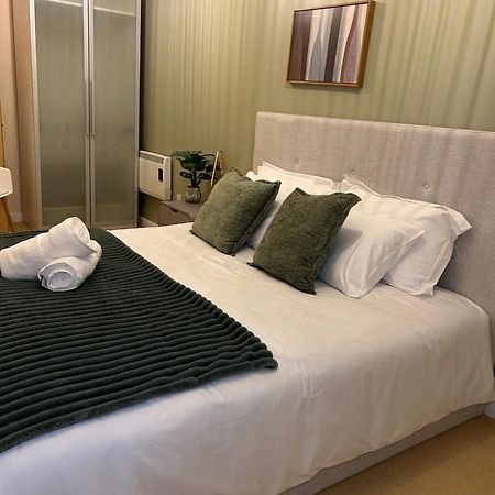Central Birmingham City Apartment -Smart Tv - Free Parking Onsite Dış mekan fotoğraf