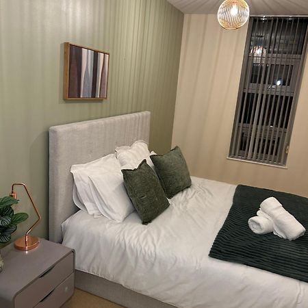 Central Birmingham City Apartment -Smart Tv - Free Parking Onsite Dış mekan fotoğraf