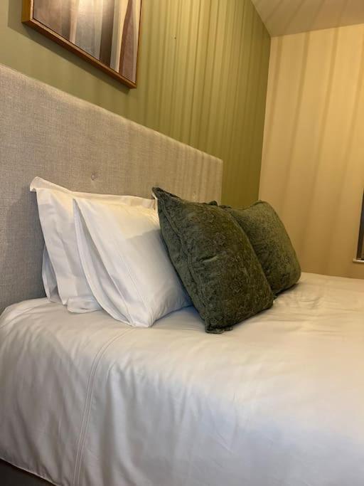 Central Birmingham City Apartment -Smart Tv - Free Parking Onsite Dış mekan fotoğraf