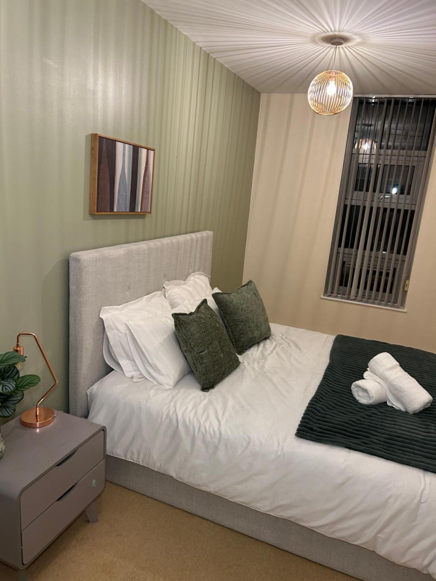 Central Birmingham City Apartment -Smart Tv - Free Parking Onsite Dış mekan fotoğraf